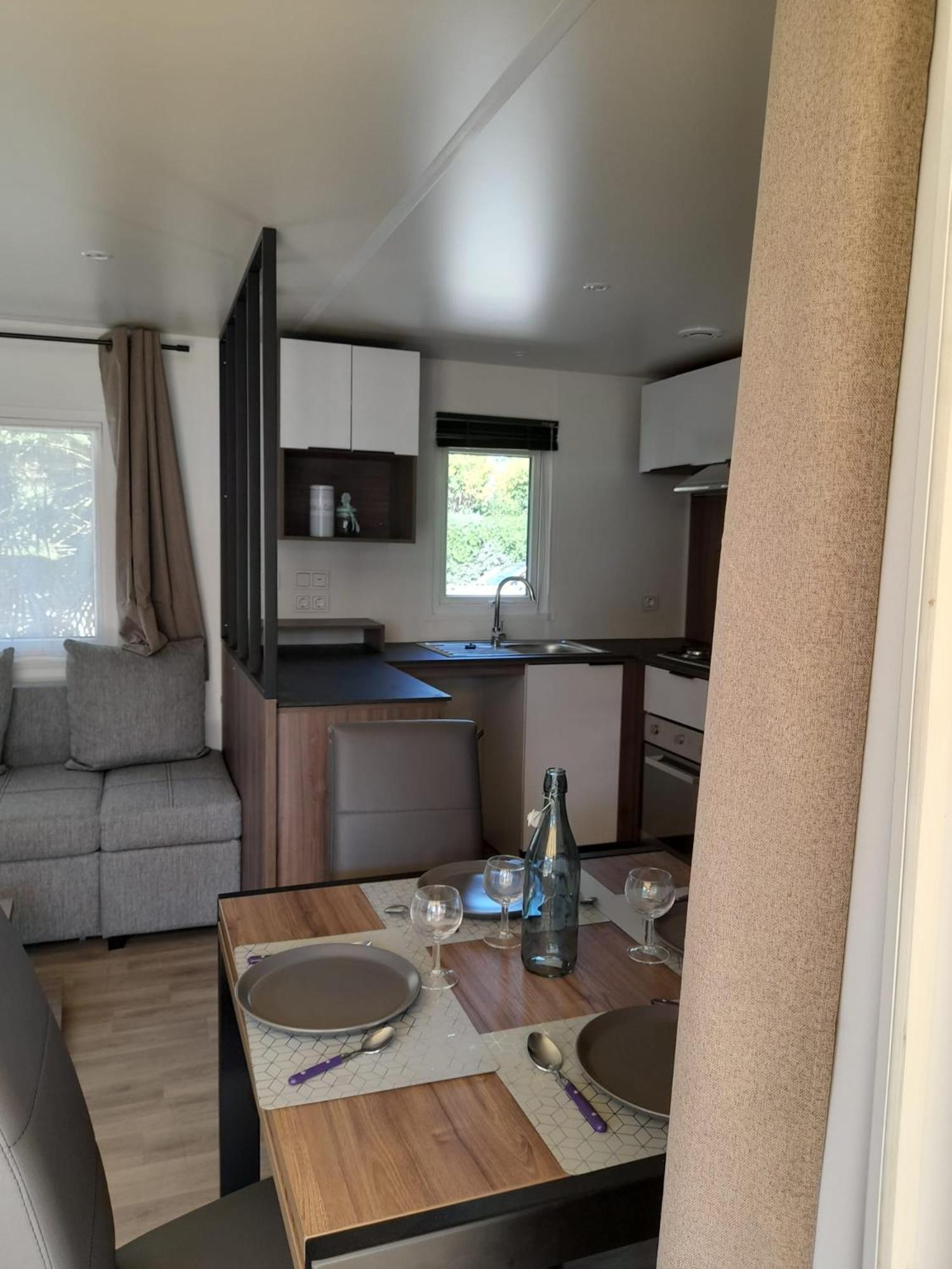 Camping La Carabasse Vias Eksteriør billede
