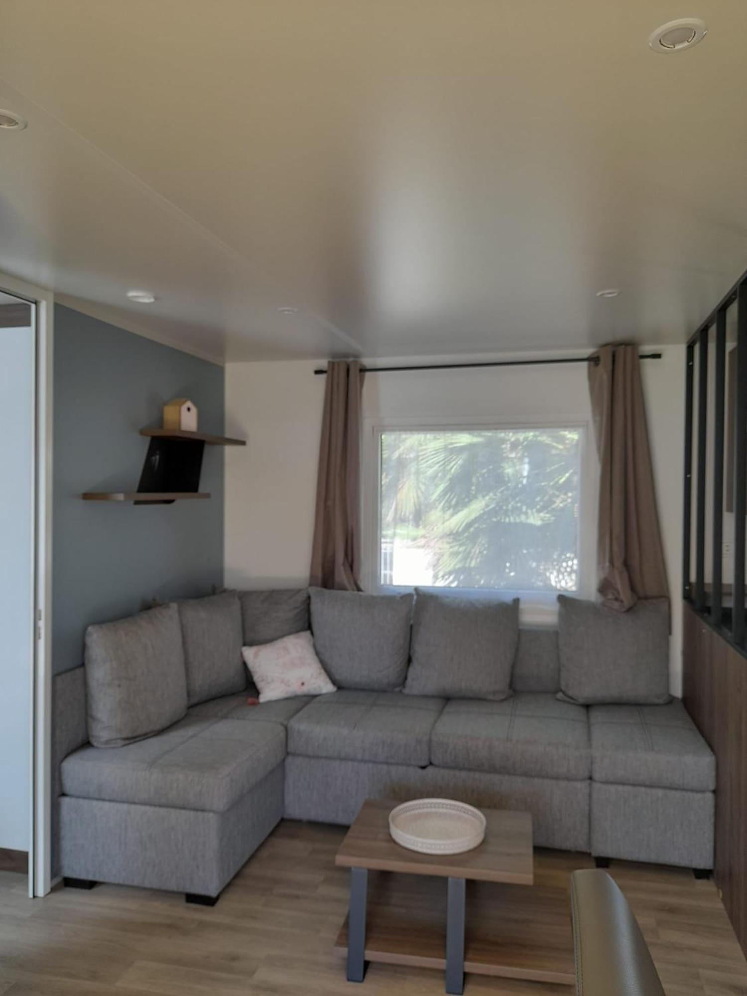 Camping La Carabasse Vias Eksteriør billede